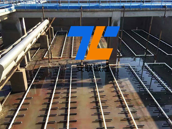 管式曝氣器固定安裝施工現場